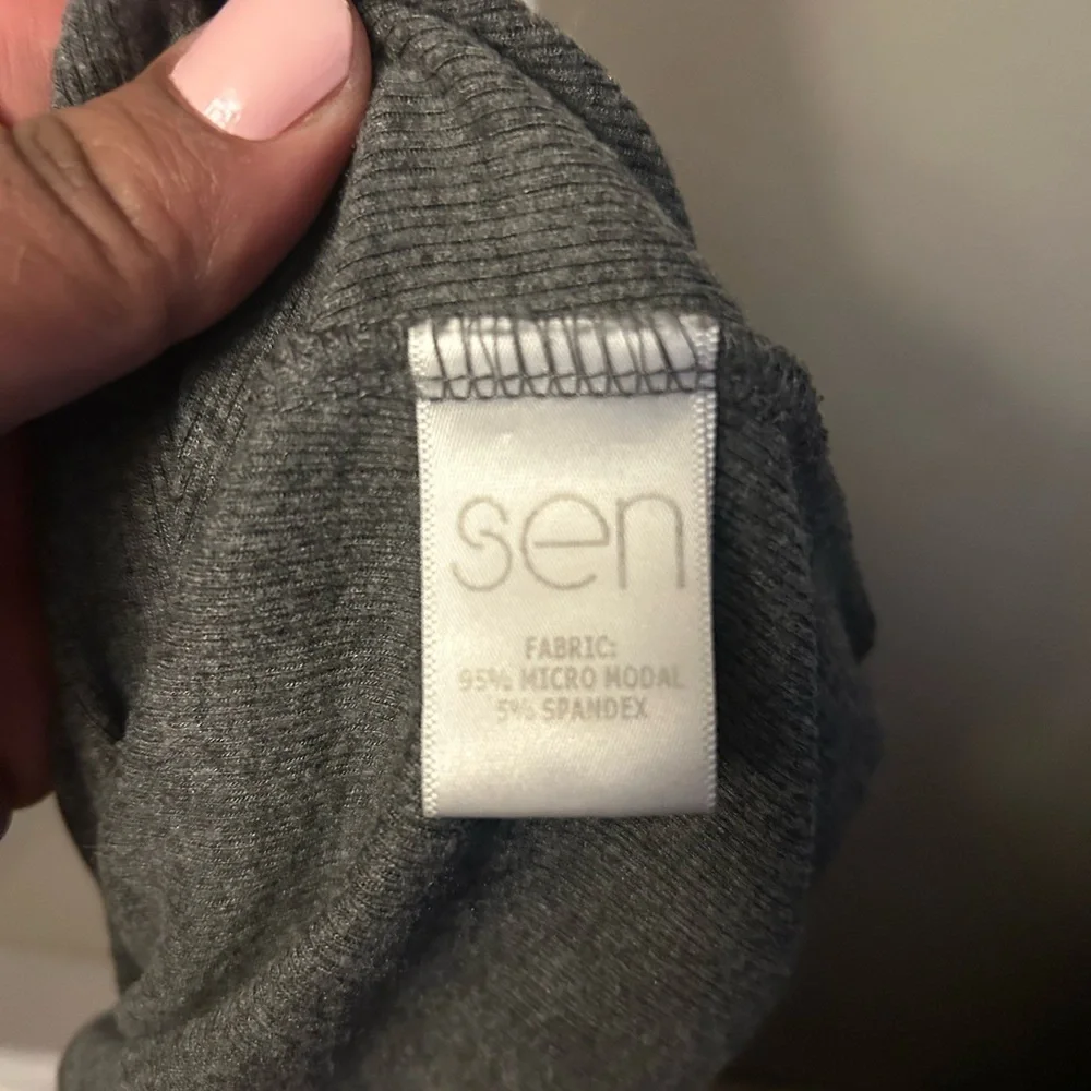 Sen Gray Off-Shoulder Long Sleeve Top - super soft ribbed split sleeve - Picture 8 of 11